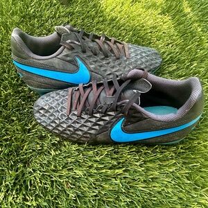 Adidas Soccer Cleats size 6.5 US. Like New